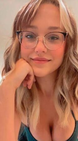 Experience Unforgettable Moments with Delilah Blue Tonight